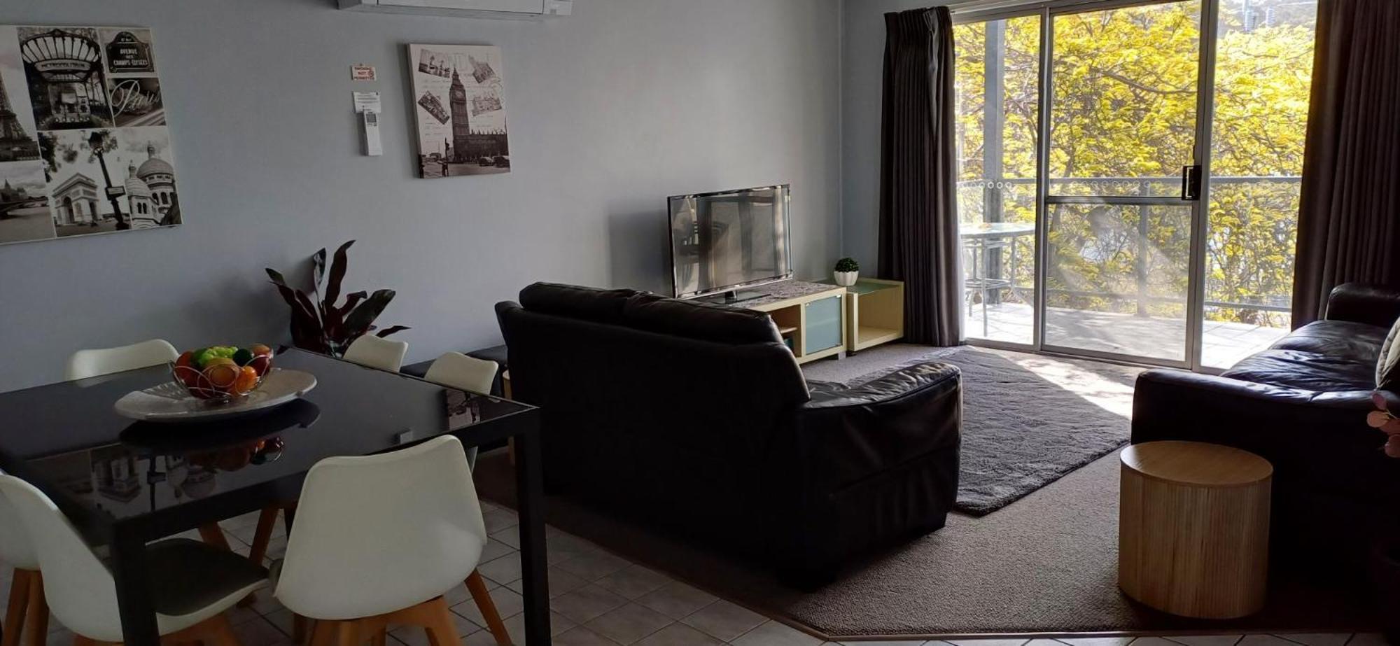 Unit 9 Bellevue Apartment Лейкс Ентранс Екстериор снимка